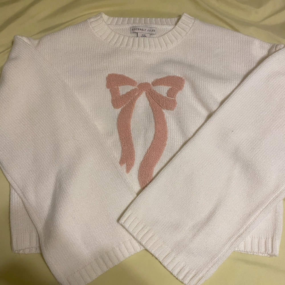 Burberry White Sweater with Pink Bow